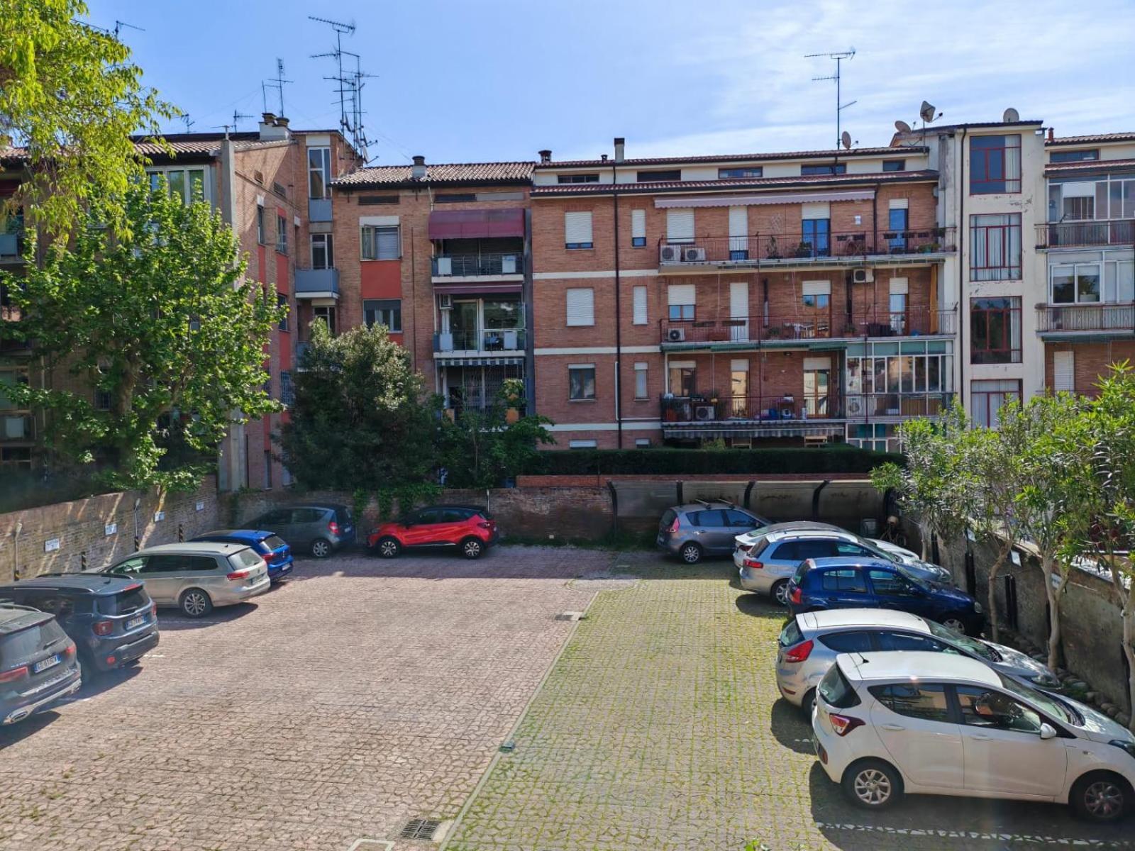 Alkimia Smart Rooms Ferrara Eksteriør billede