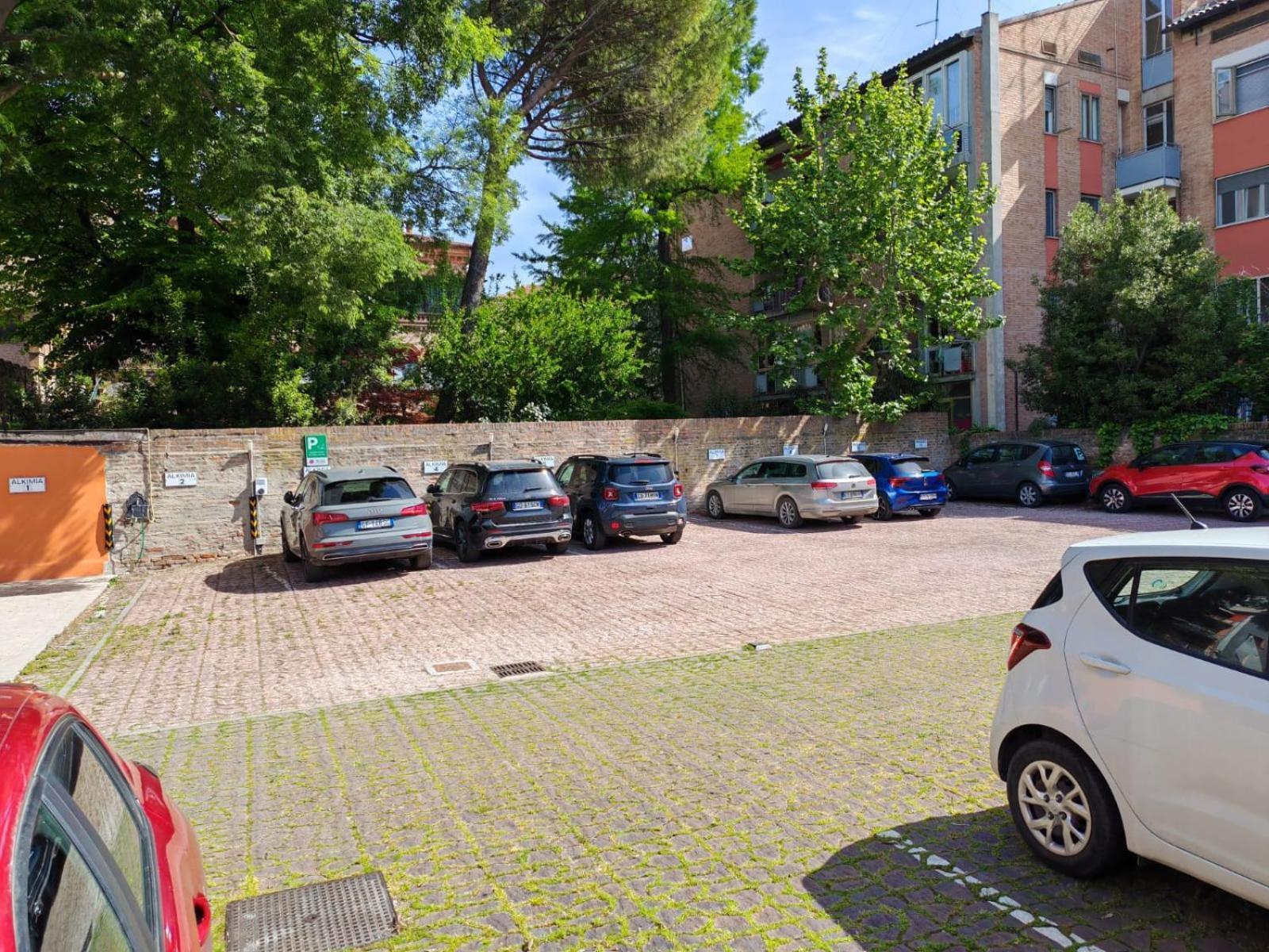 Alkimia Smart Rooms Ferrara Eksteriør billede
