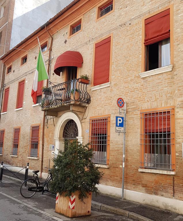 Alkimia Smart Rooms Ferrara Eksteriør billede